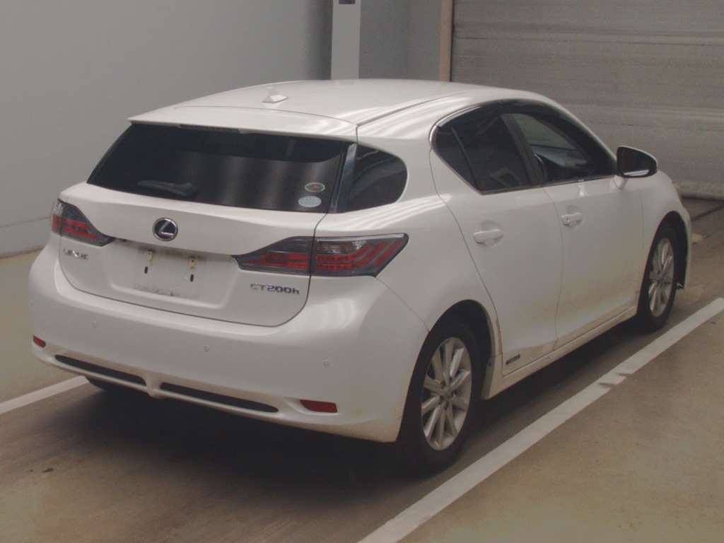 2011 Lexus CT ZWA10[1]