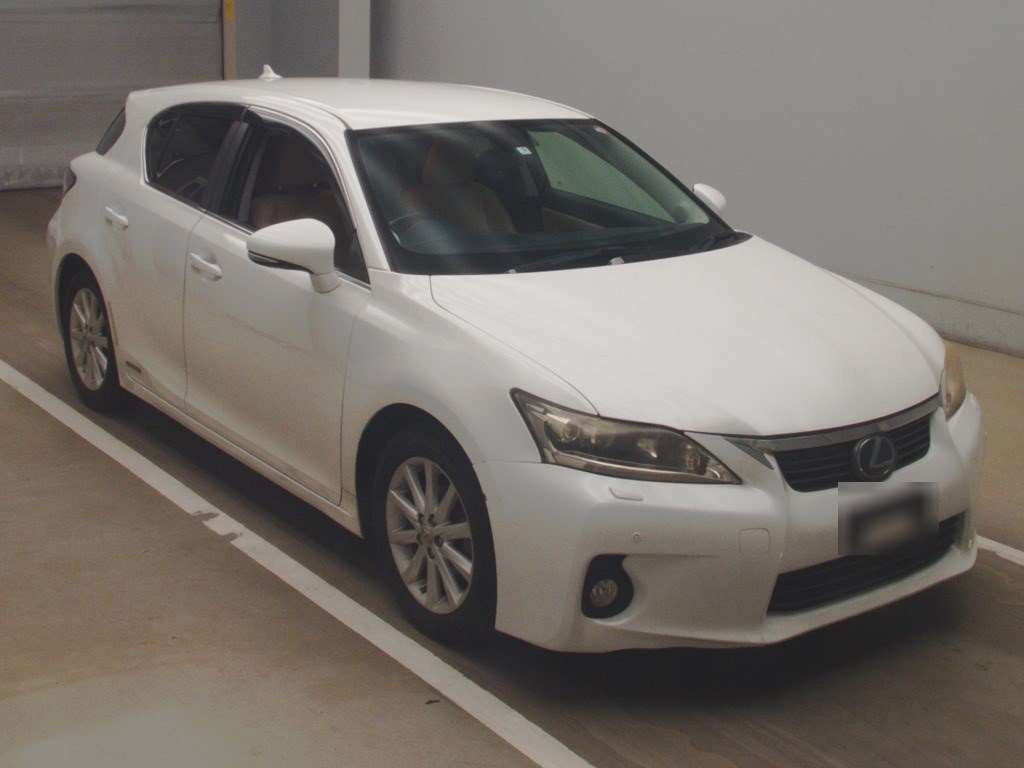 2011 Lexus CT ZWA10[2]