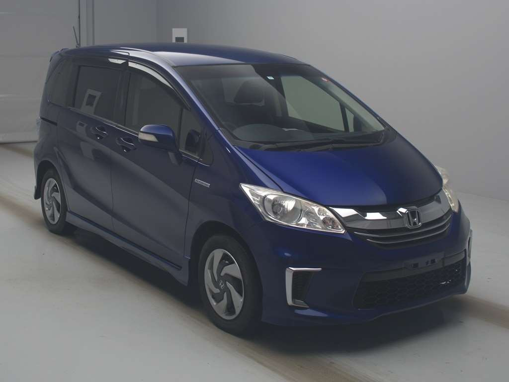 2015 Honda Freed hybrid GP3[2]