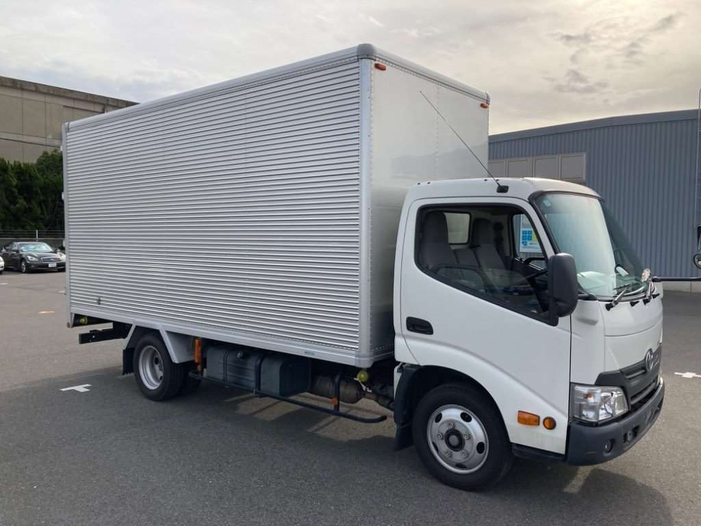 2018 Toyota Toyoace Truck XZU655[2]