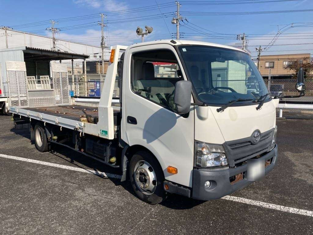 2015 Toyota Dyna Truck XZU720[2]