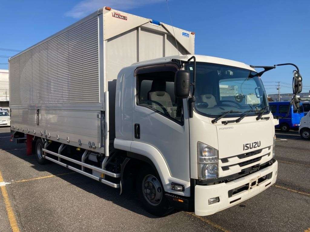 2017 Isuzu Forward FRR90T2[2]