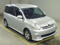 2010 Toyota Sienta