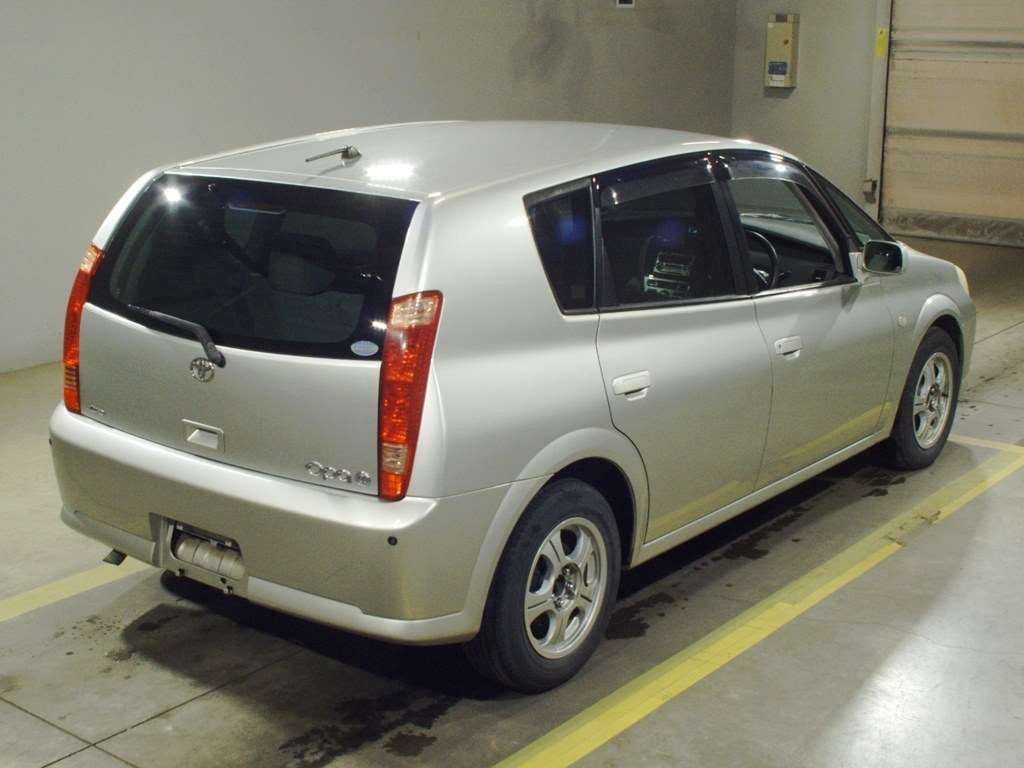 2002 Toyota OPA ZCT15[1]