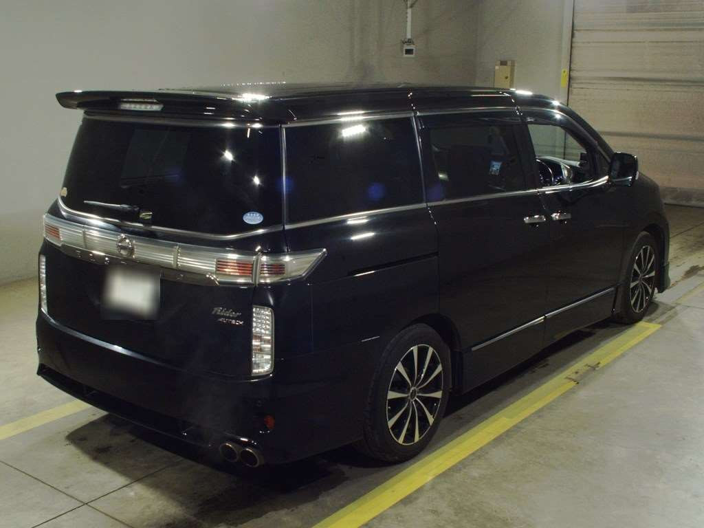 2014 Nissan Elgrand TNE52[1]