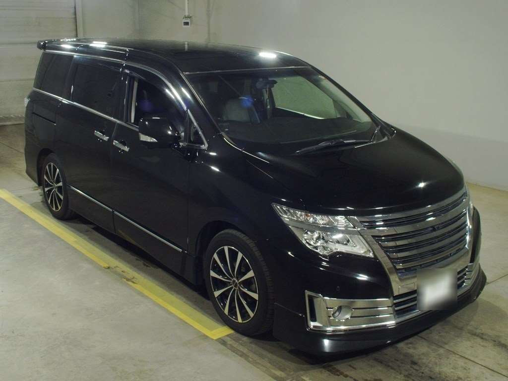 2014 Nissan Elgrand TNE52[2]