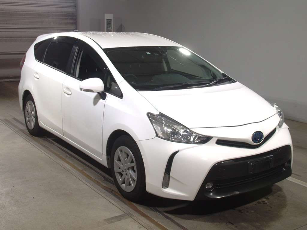 2020 Toyota Prius alpha ZVW41W[2]