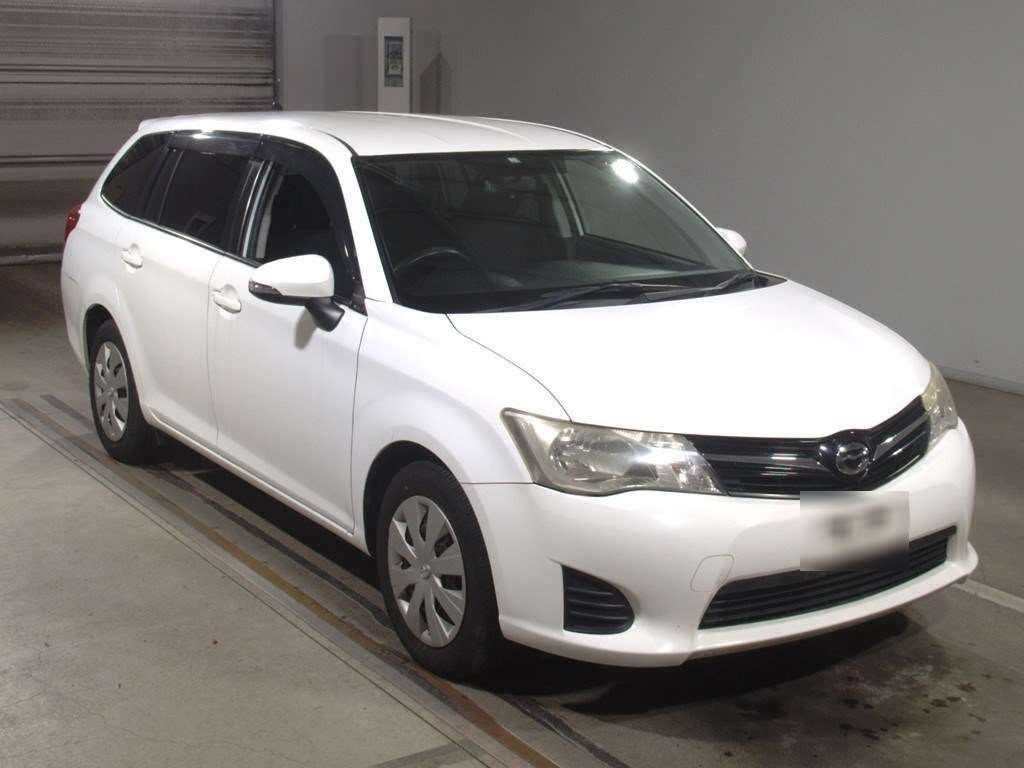 2013 Toyota Corolla Fielder NZE161G[2]