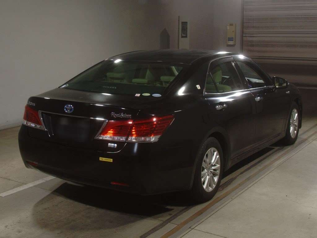 2013 Toyota Crown Hybrid AWS210[1]