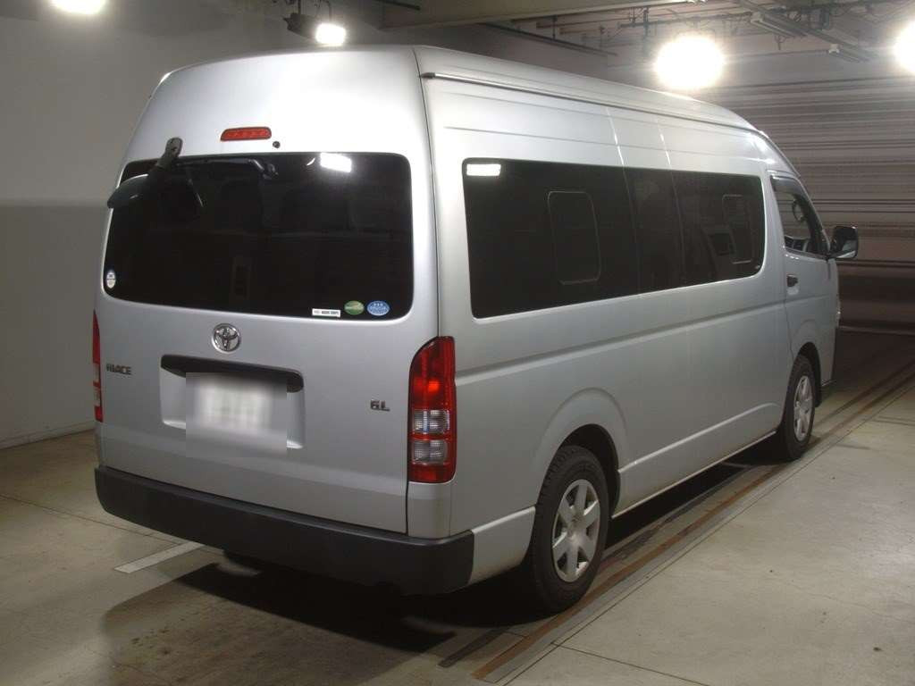 2017 Toyota Hiace Commuter TRH223B[1]