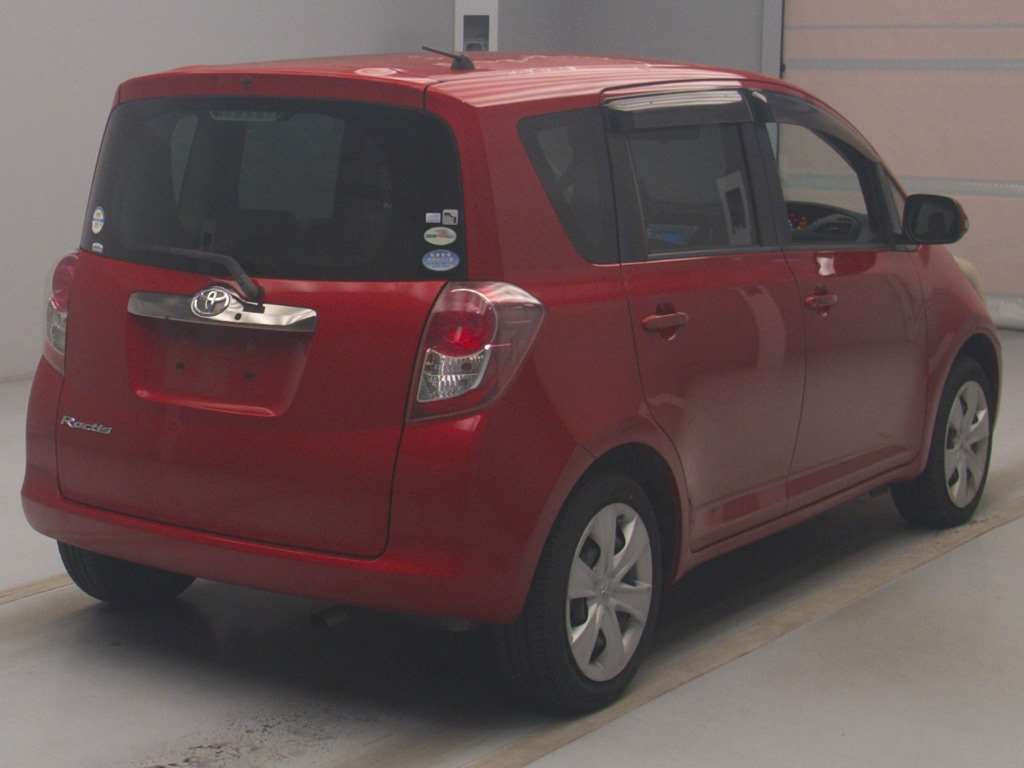 2009 Toyota Ractis SCP100[1]