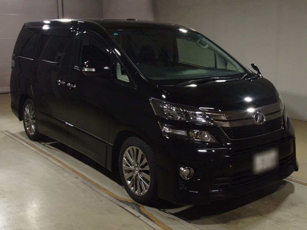 2013 Toyota Vellfire GGH20W[2]