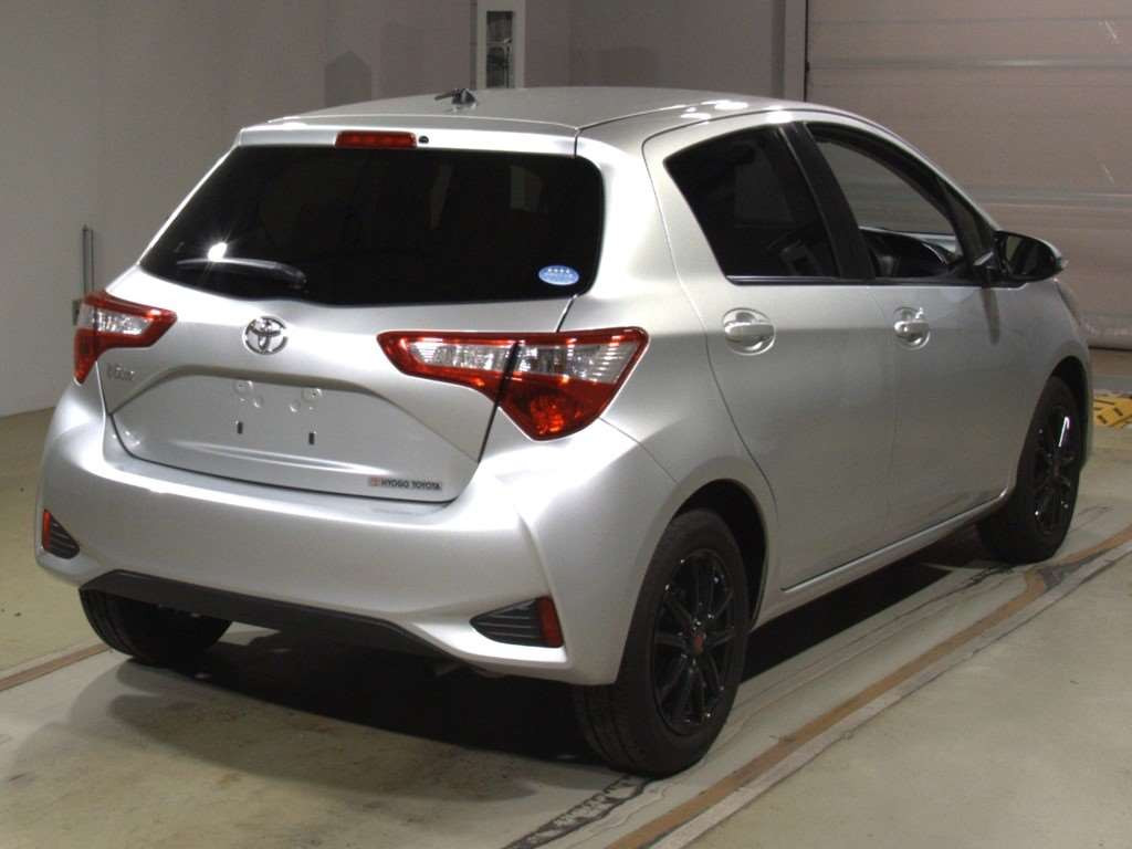 2017 Toyota Vitz KSP130[1]