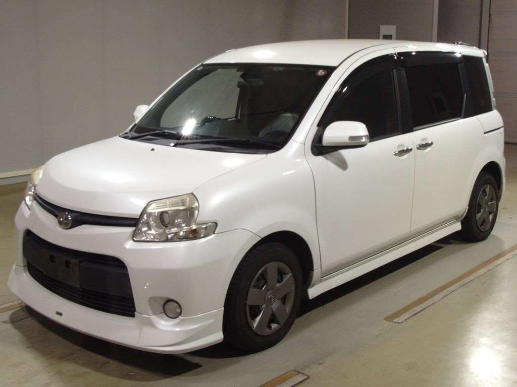 2011 Toyota Sienta NCP81G[0]