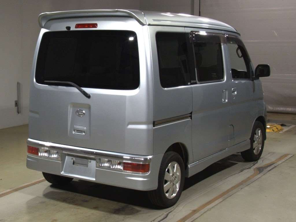 2010 Daihatsu Atrai Wagon S331G[1]