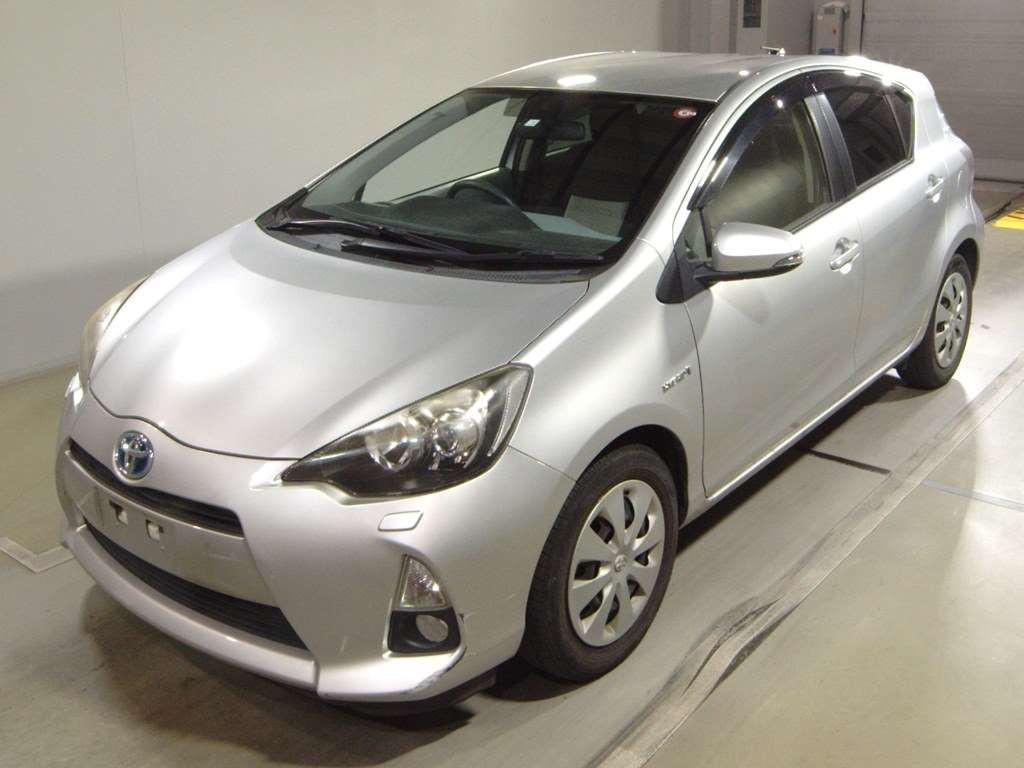 2012 Toyota Aqua NHP10[0]