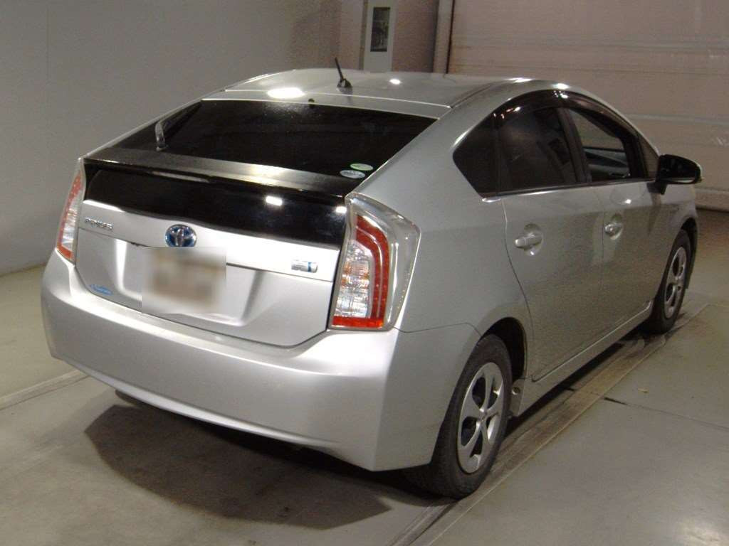 2013 Toyota Prius ZVW30[1]