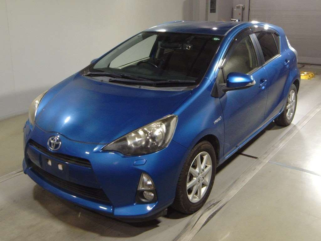 2013 Toyota Aqua NHP10[0]