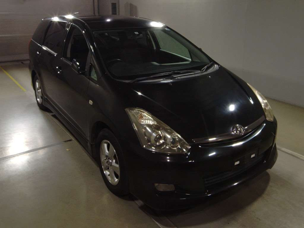 2005 Toyota Wish ZNE10G[2]