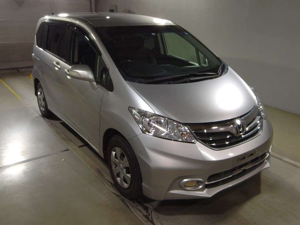 2013 Honda Freed GB3[2]