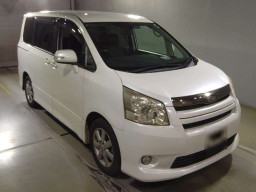 2010 Toyota Noah