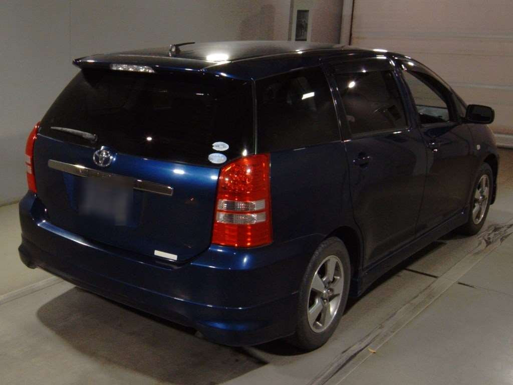 2005 Toyota Wish ZNE10G[1]