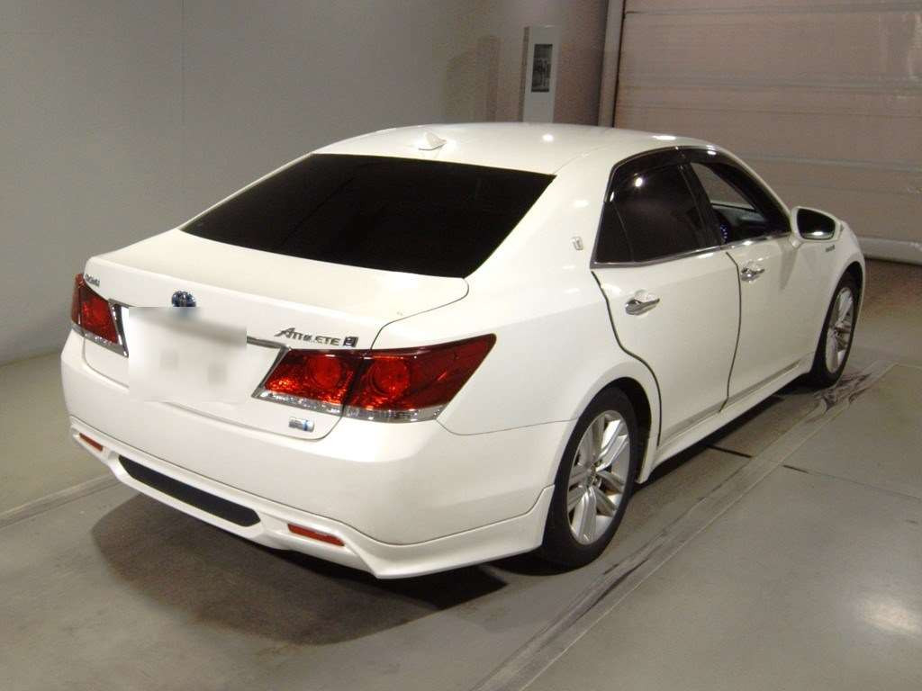 2013 Toyota Crown Hybrid AWS210[1]