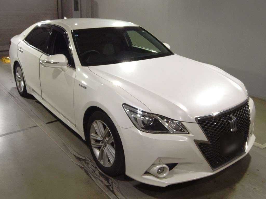 2013 Toyota Crown Hybrid AWS210[2]