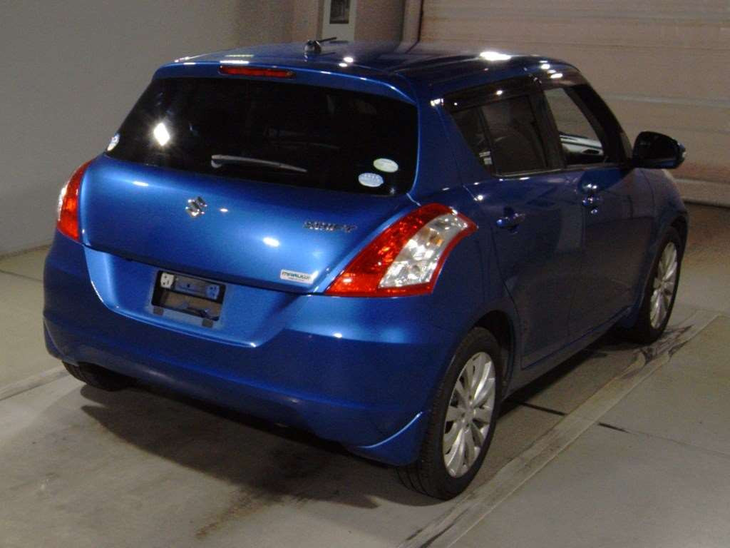 2011 Suzuki Swift ZC72S[1]