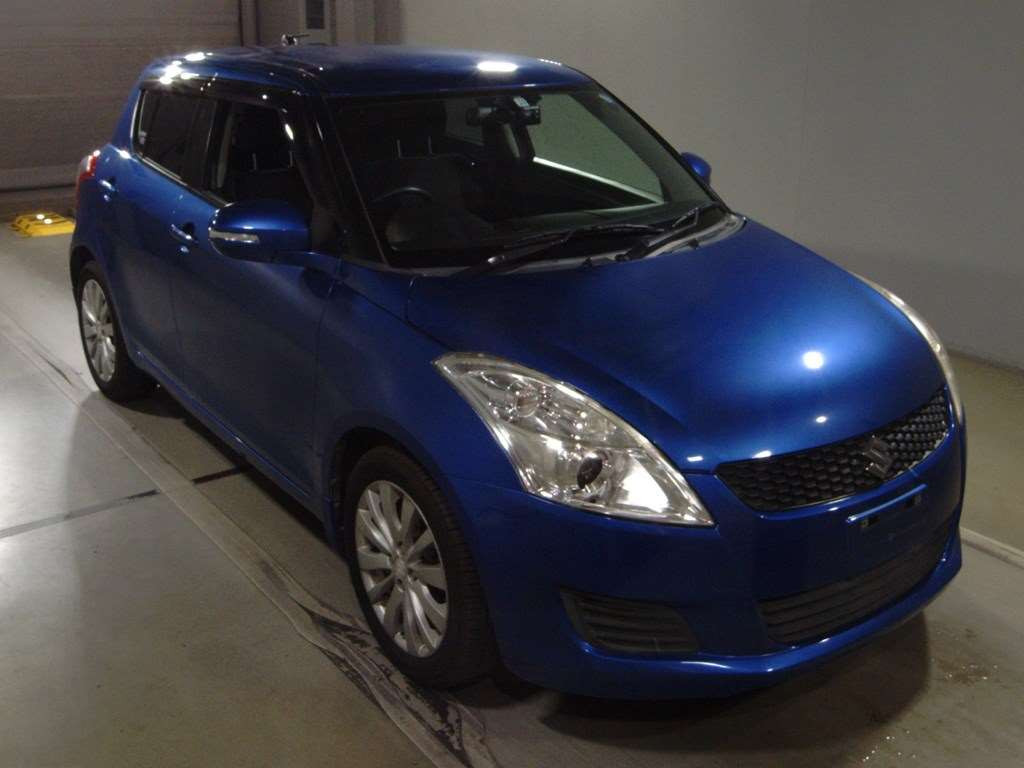 2011 Suzuki Swift ZC72S[2]