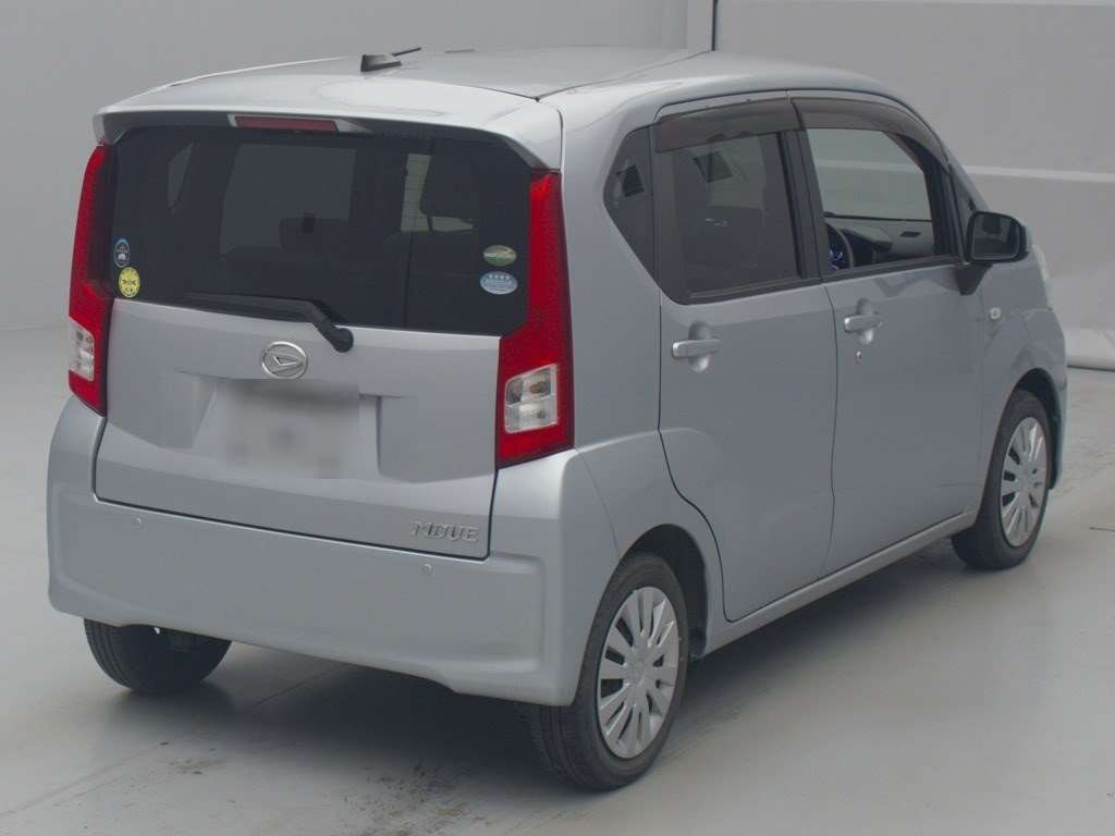 2015 Daihatsu Move LA160S[1]