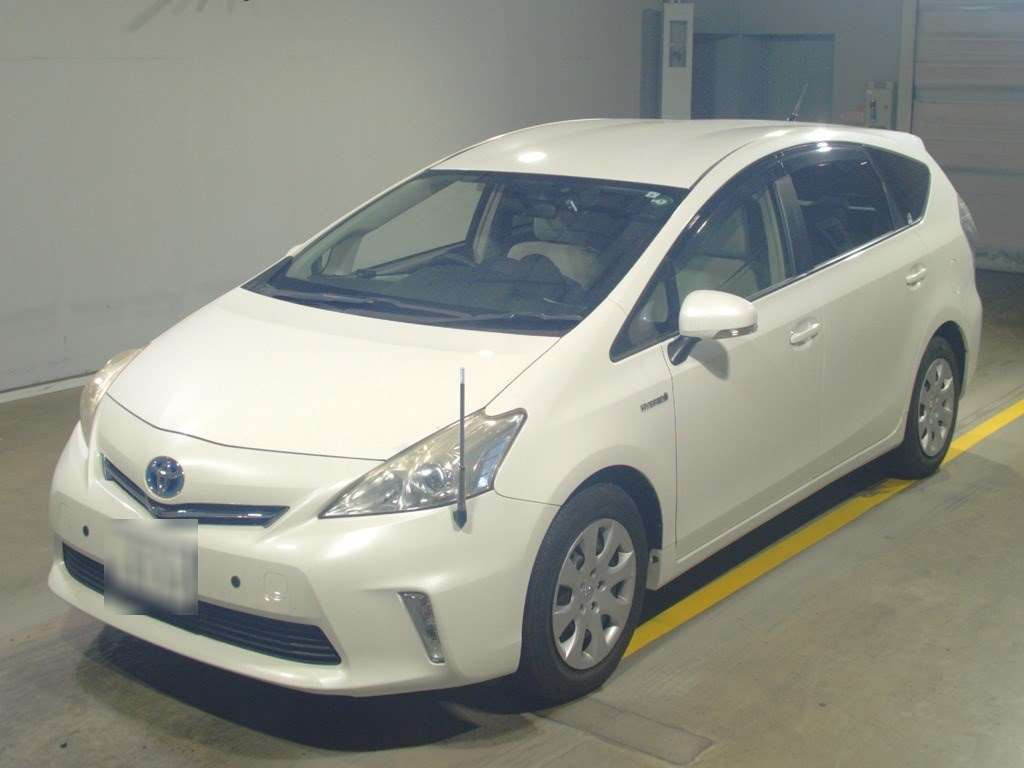 2011 Toyota Prius alpha ZVW41W[0]