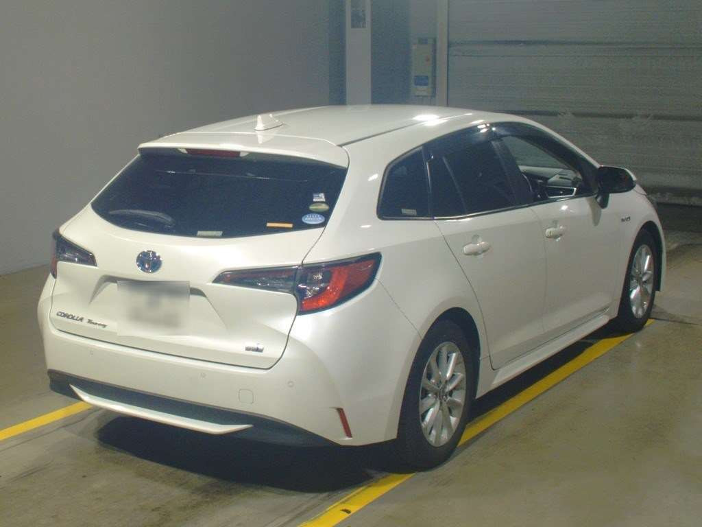 2020 Toyota Corolla Touring Wagon ZWE211W[1]