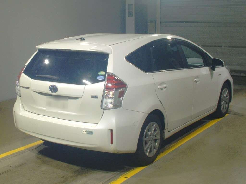 2019 Toyota Prius alpha ZVW41W[1]