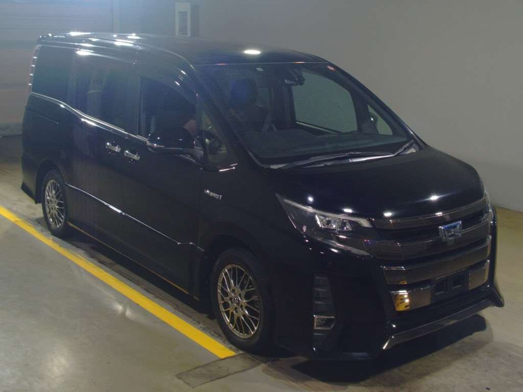 2017 Toyota Noah ZWR80W[2]