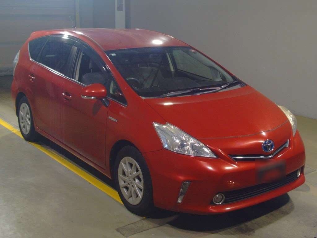 2012 Toyota Prius alpha ZVW41W[2]