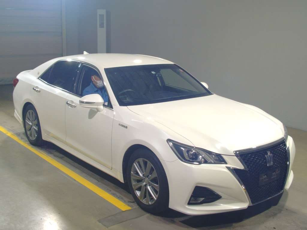 2015 Toyota Crown Hybrid AWS210[2]