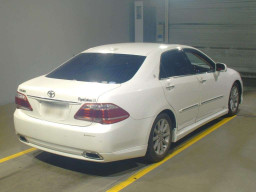 2011 Toyota Crown