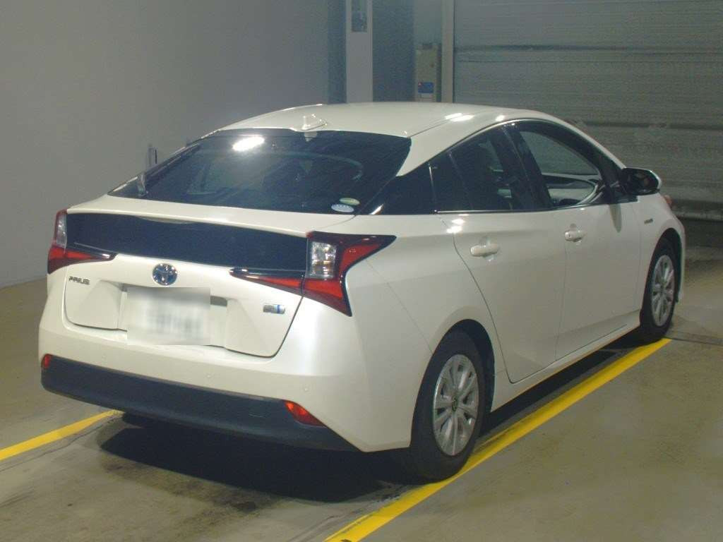 2019 Toyota Prius ZVW51[1]