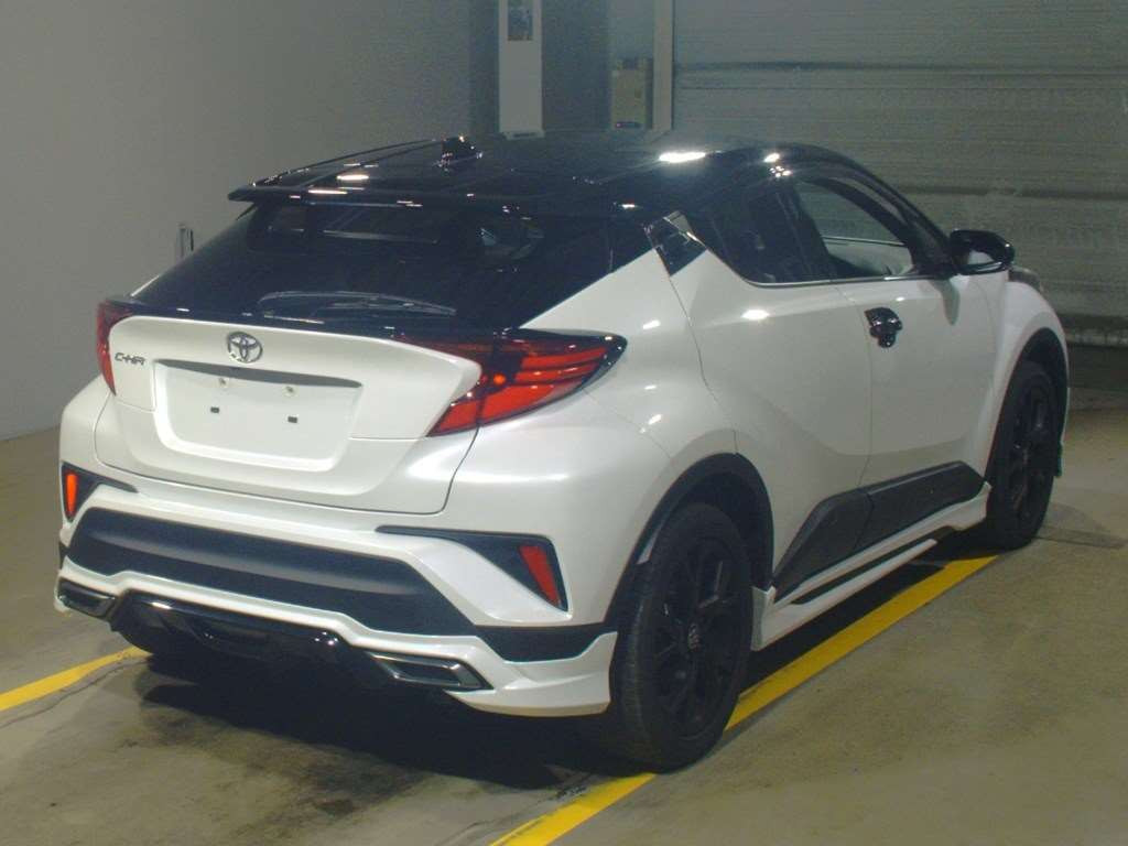 2023 Toyota C-HR NGX50[1]