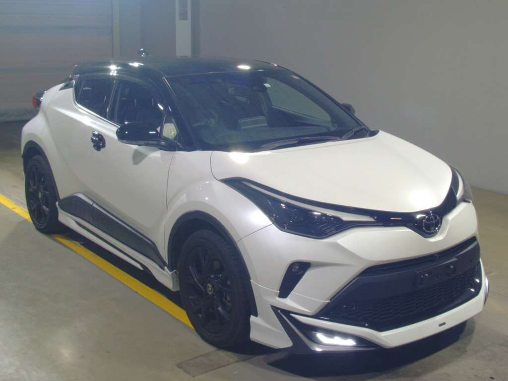 2023 Toyota C-HR NGX50[2]