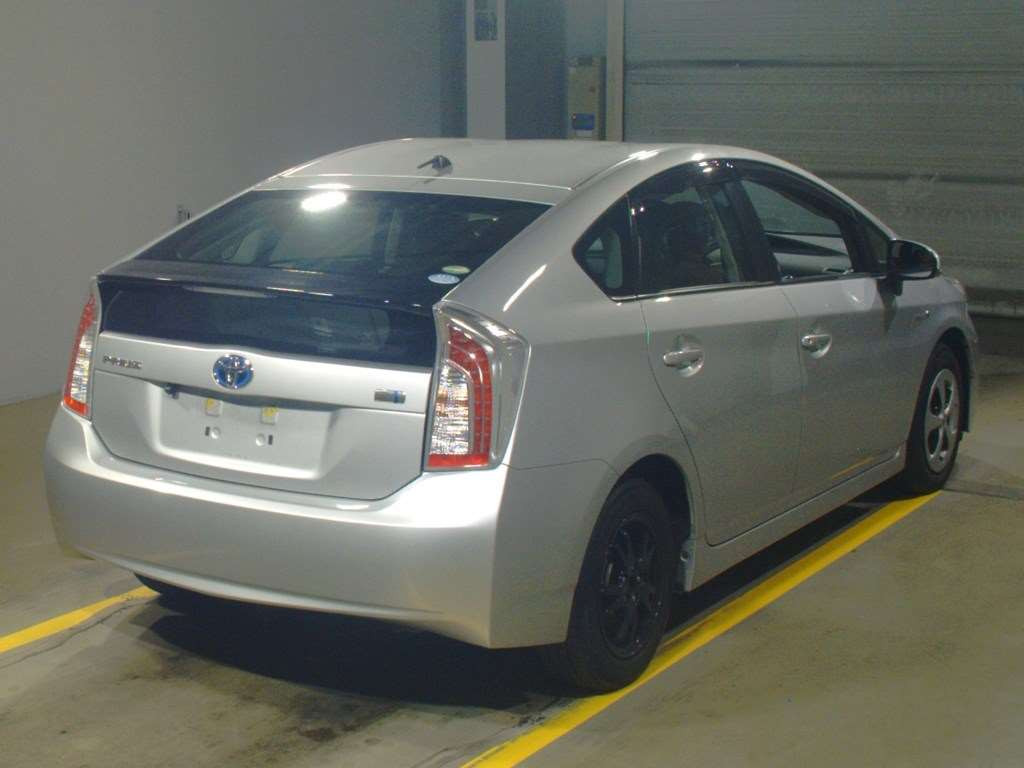 2015 Toyota Prius ZVW30[1]