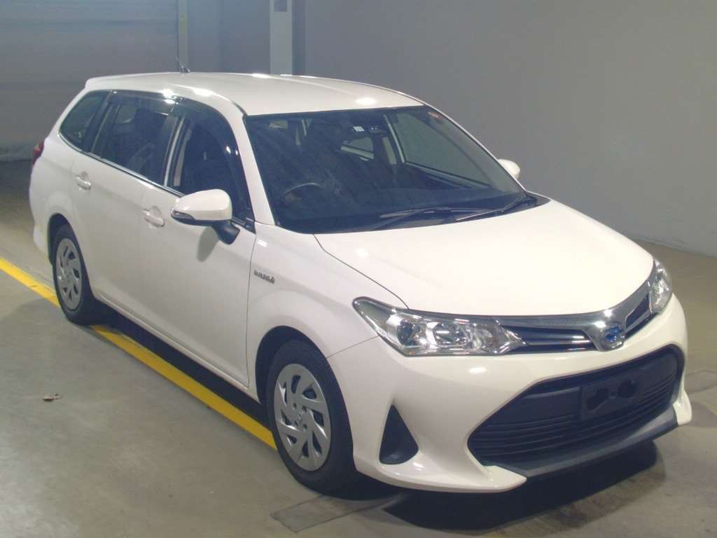 2017 Toyota Corolla Fielder NKE165G[2]