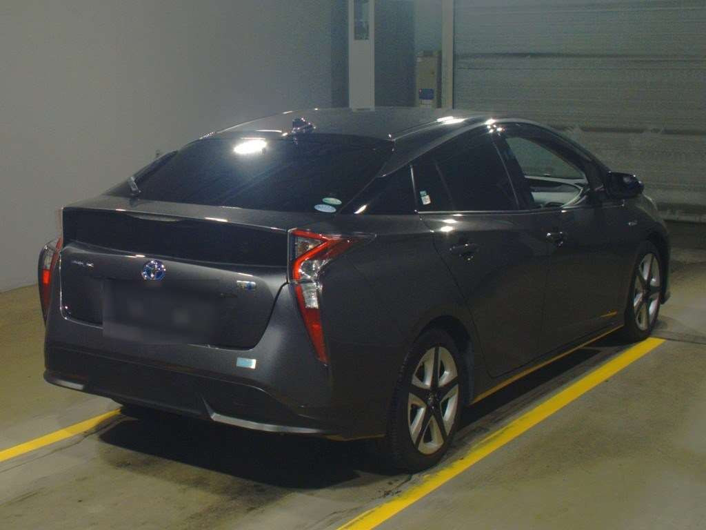 2018 Toyota Prius ZVW50[1]