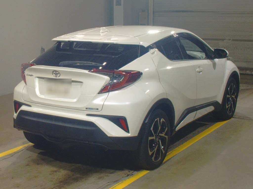 2018 Toyota C-HR NGX50[1]