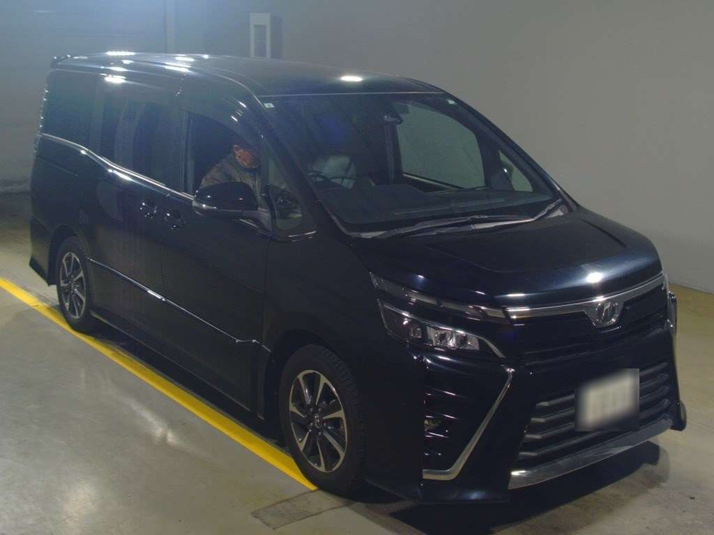 2017 Toyota Voxy ZRR80W[2]