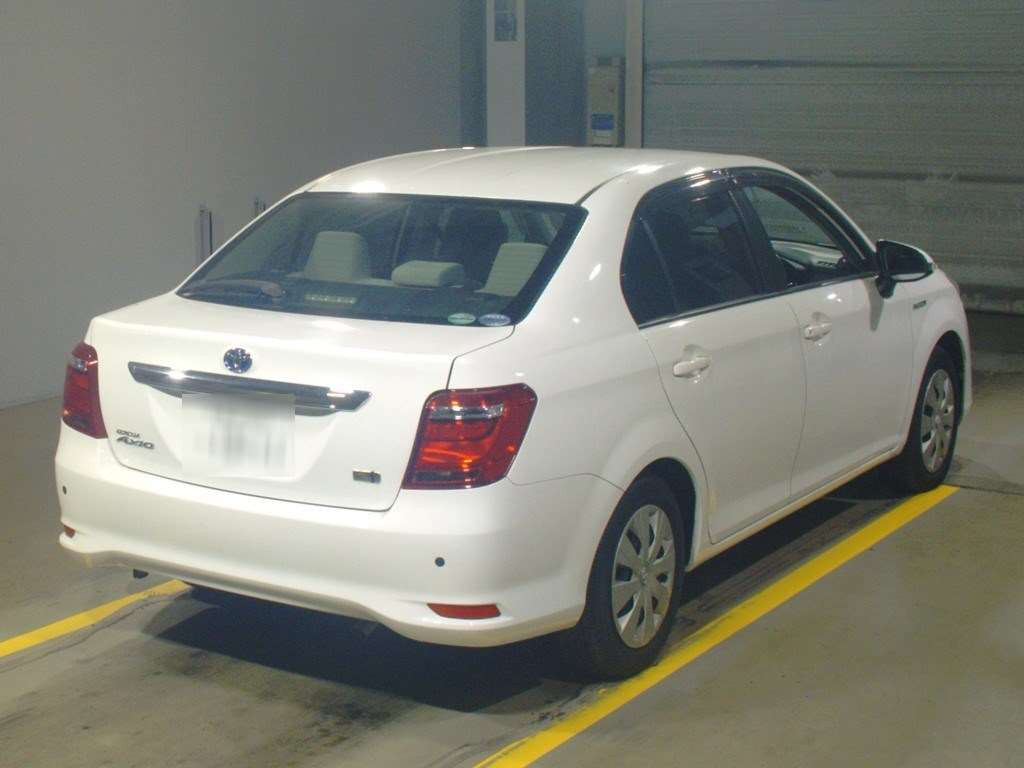 2016 Toyota Corolla Axio NKE165[1]