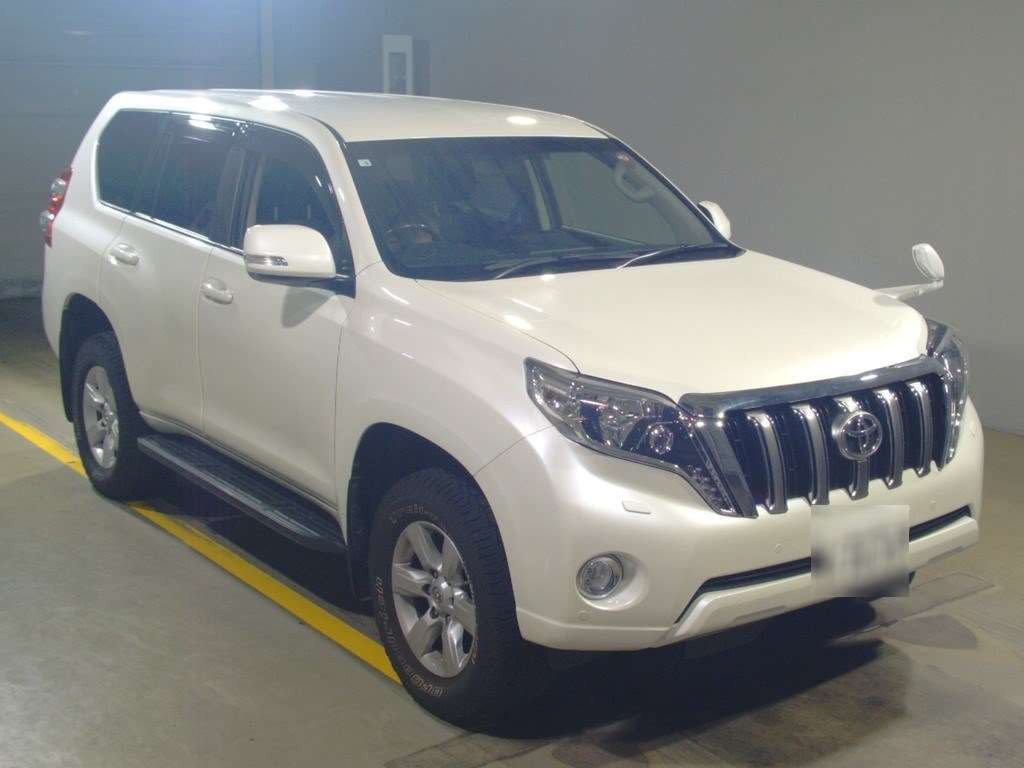 2016 Toyota Land Cruiser Prado TRJ150W[2]