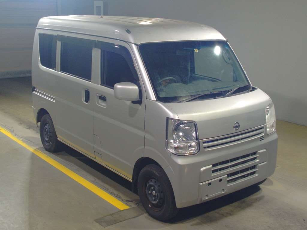 2022 Nissan NV100 Clipper DR17V[2]