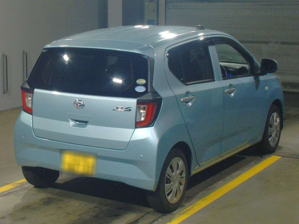 2017 Daihatsu Mira es LA350S[1]